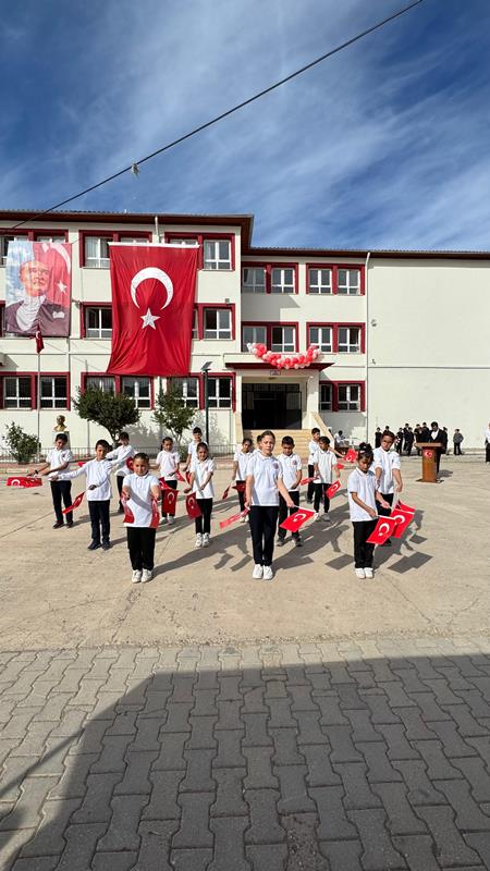  İlçemizde 29 Ekim Cumhuriyet Bayramının 101. yıldönümü coşkuyla kutlandı